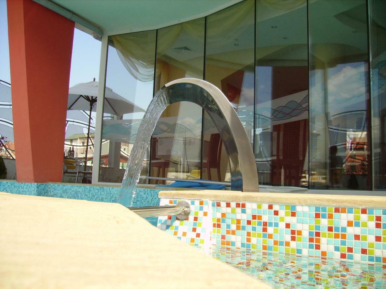 Fresh Family Hotel 라브다 외부 사진
