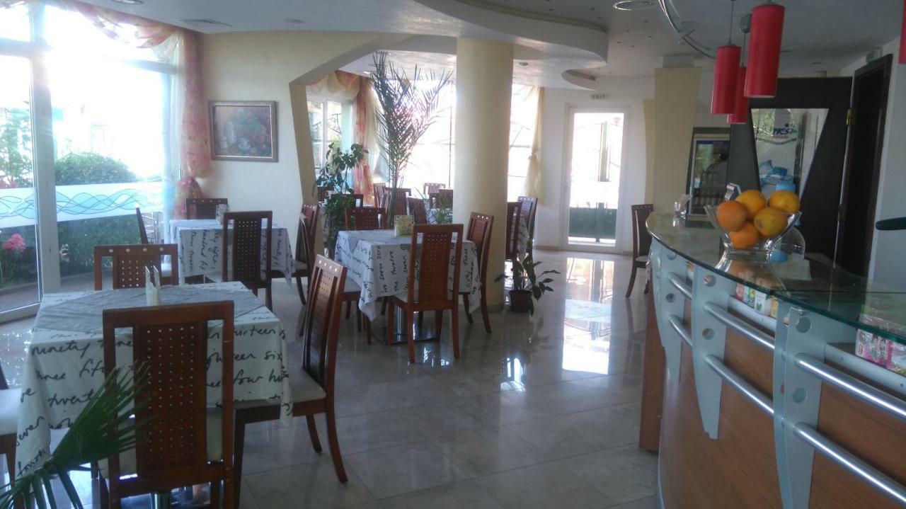 Fresh Family Hotel 라브다 외부 사진