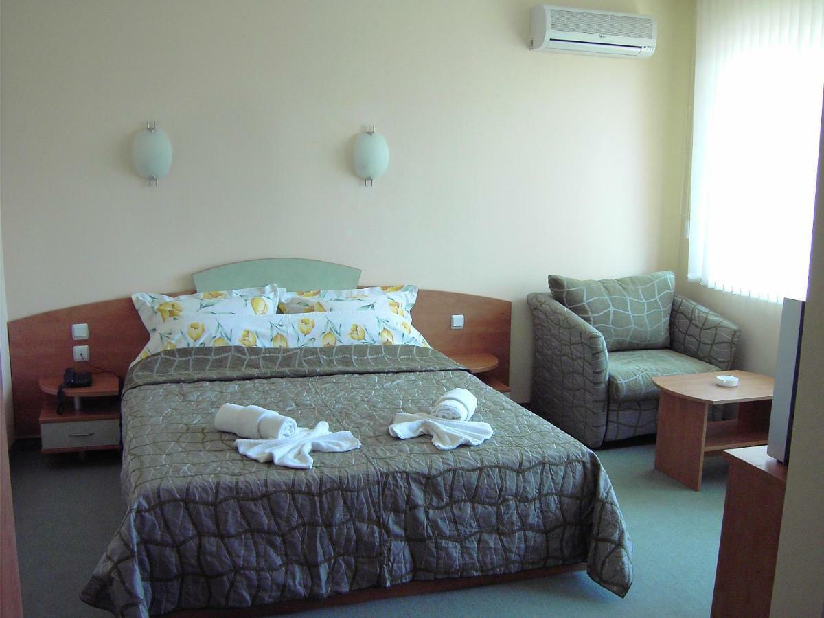 Fresh Family Hotel 라브다 외부 사진